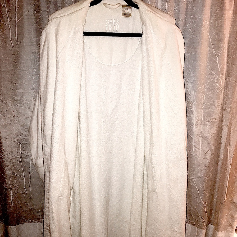 (EUC) Saks Fifth Avenue White Terry Cloth Robe - Picture 3 of 5